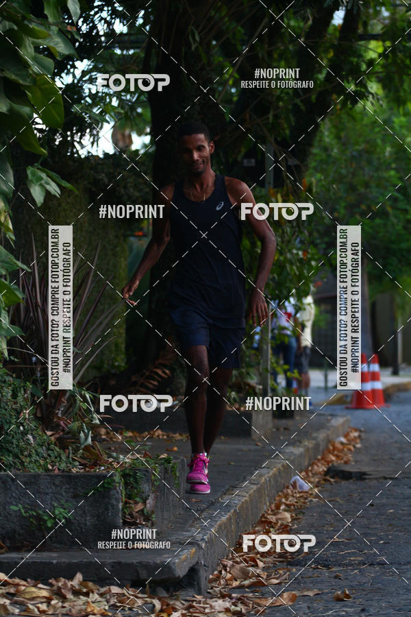 Compra tus fotos del eventoX CICORRE / 5 Corrida da Vitria Rgia - Praa de Casa Forte - Recife En Fotop