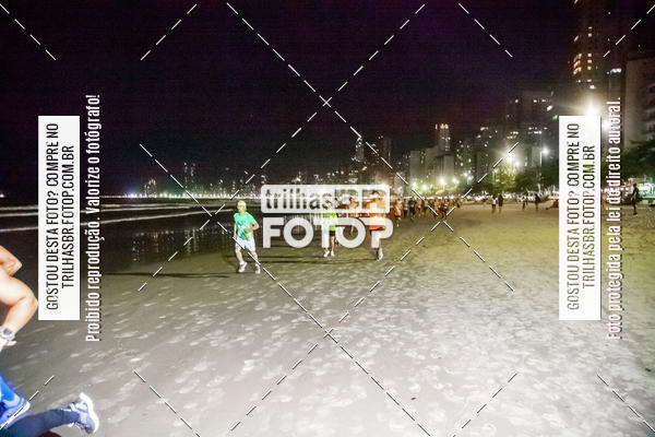 Buy your photos of the eventNight Run Balnerio on Fotop