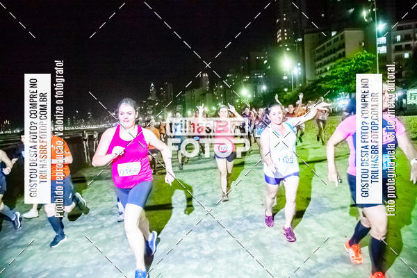 Buy your photos of the eventNight Run Balnerio on Fotop