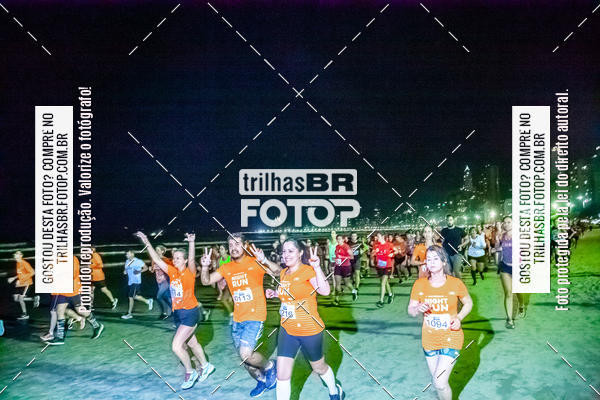Buy your photos of the eventNight Run Balnerio on Fotop