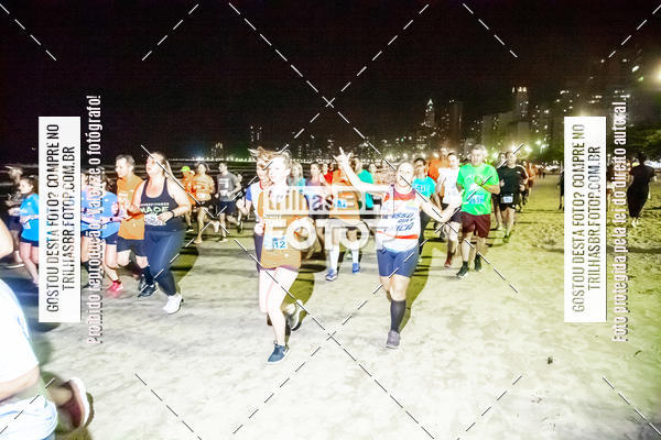 Buy your photos of the eventNight Run Balnerio on Fotop