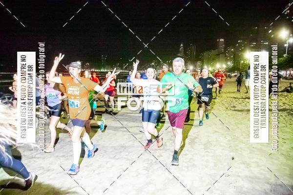 Buy your photos of the eventNight Run Balnerio on Fotop