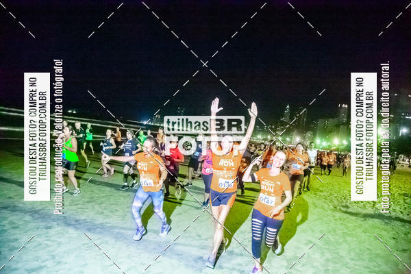 Buy your photos of the eventNight Run Balnerio on Fotop