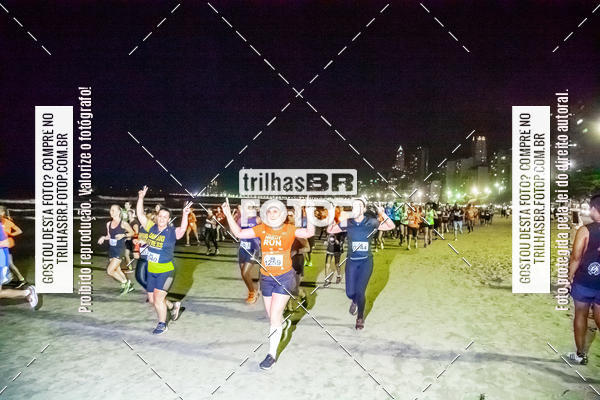 Buy your photos of the eventNight Run Balnerio on Fotop