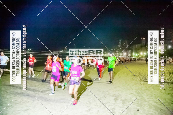 Buy your photos of the eventNight Run Balnerio on Fotop