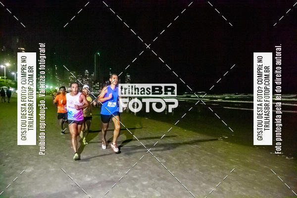 Buy your photos of the eventNight Run Balnerio on Fotop