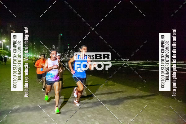 Buy your photos of the eventNight Run Balnerio on Fotop