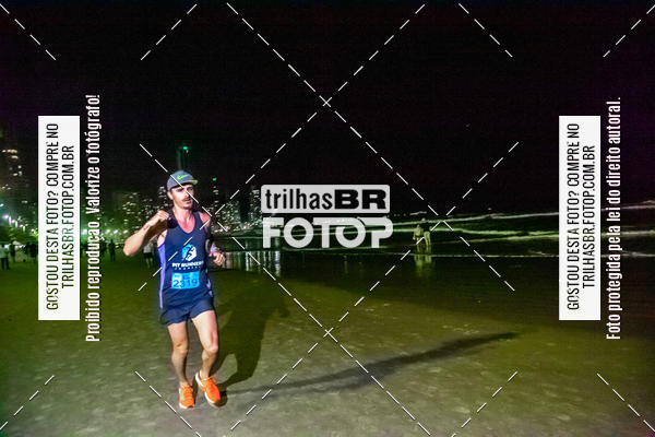 Buy your photos of the eventNight Run Balnerio on Fotop