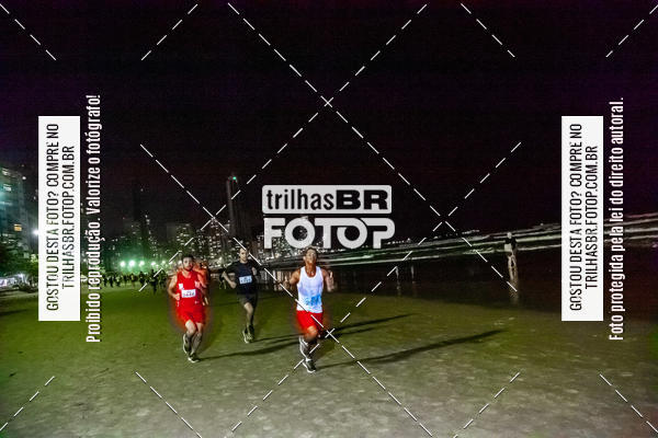 Buy your photos of the eventNight Run Balnerio on Fotop