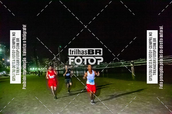 Buy your photos of the eventNight Run Balnerio on Fotop