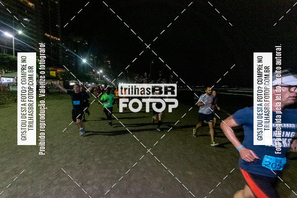 Buy your photos of the eventNight Run Balnerio on Fotop