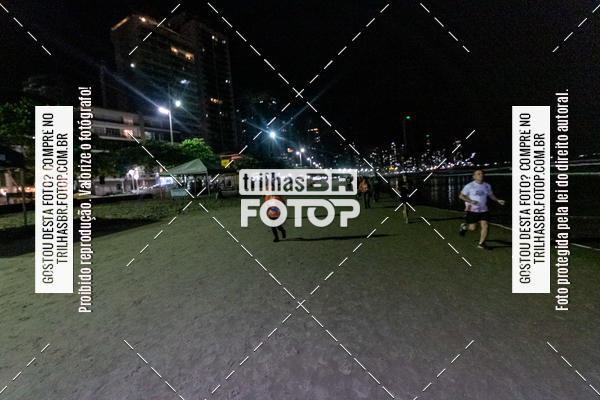 Buy your photos of the eventNight Run Balnerio on Fotop