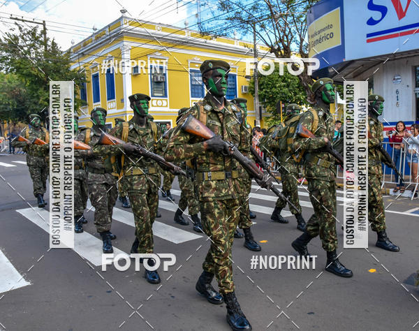 Buy your photos of the eventDesfile C�vico Anivers�rio da cidade de Leme on Fotop