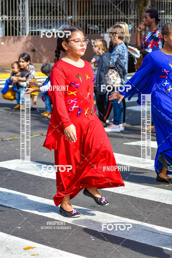 Buy your photos of the eventDesfile C�vico Anivers�rio da cidade de Leme on Fotop