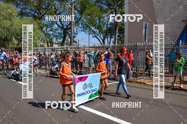 Buy your photos of the eventDesfile C�vico Anivers�rio da cidade de Leme on Fotop
