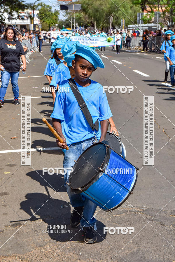 Buy your photos of the eventDesfile C�vico Anivers�rio da cidade de Leme on Fotop