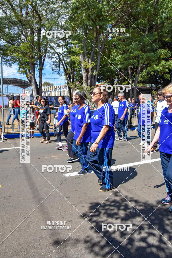 Buy your photos of the eventDesfile C�vico Anivers�rio da cidade de Leme on Fotop
