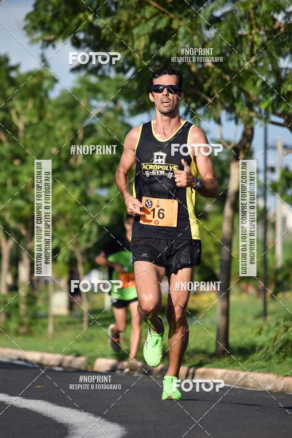 Buy your photos of the event2 Life Rockn Run on Fotop