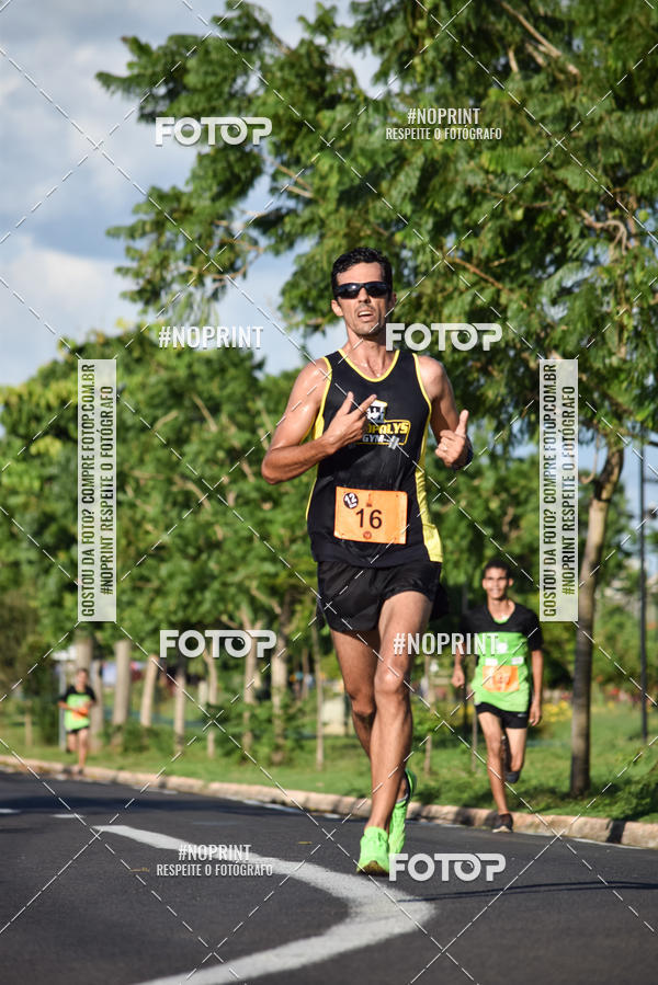 Buy your photos of the event2 Life Rockn Run on Fotop