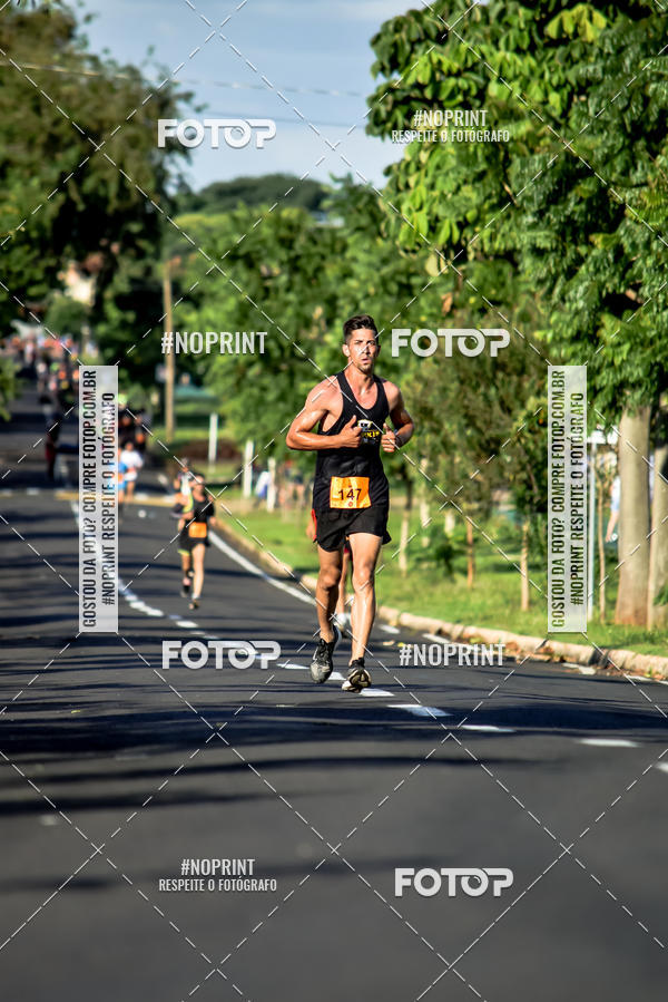Buy your photos of the event2 Life Rockn Run on Fotop