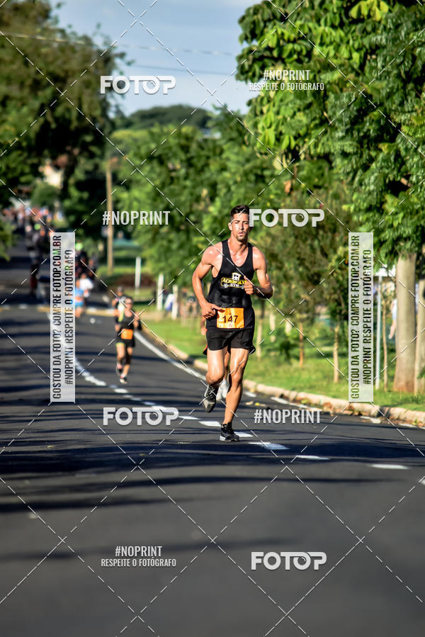 Buy your photos of the event2 Life Rockn Run on Fotop