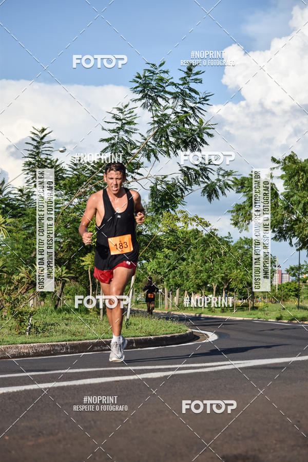 Buy your photos of the event2 Life Rockn Run on Fotop