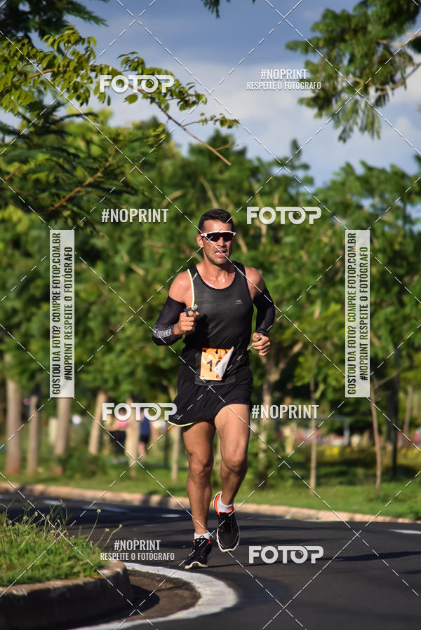 Buy your photos of the event2 Life Rockn Run on Fotop