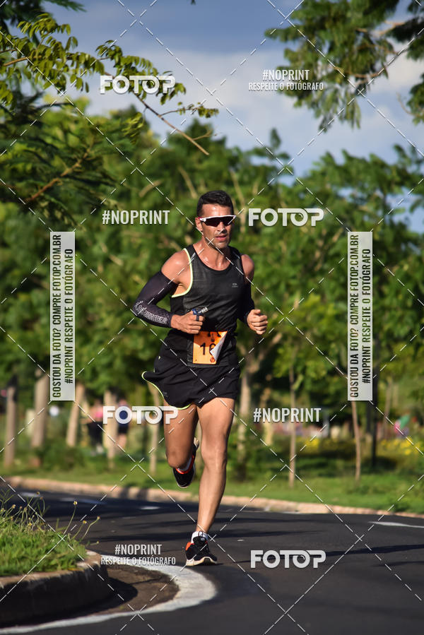 Buy your photos of the event2 Life Rockn Run on Fotop