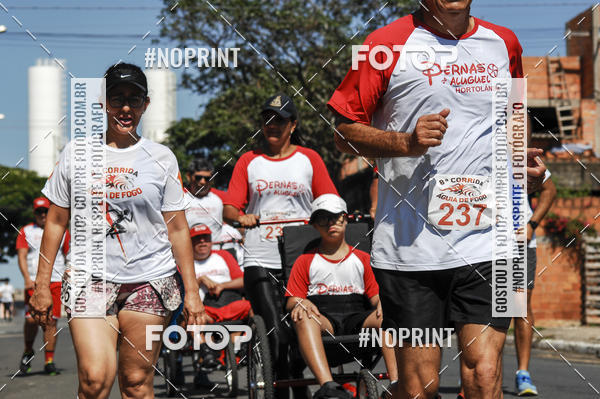 Buy your photos of the event8 Corrida guia de Fogo on Fotop