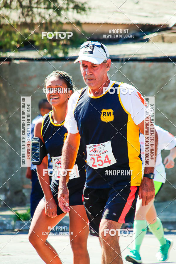 Buy your photos of the event8 Corrida guia de Fogo on Fotop