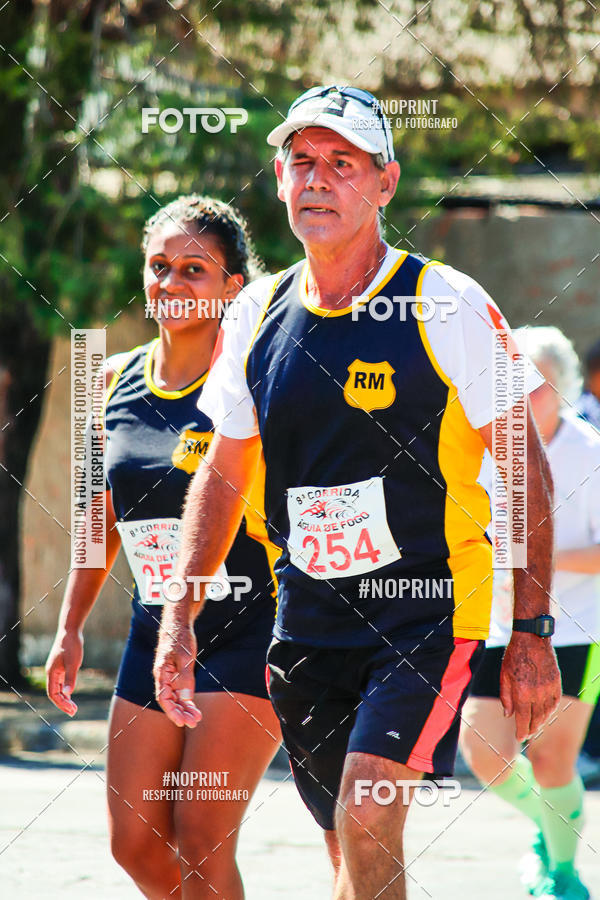 Buy your photos of the event8 Corrida guia de Fogo on Fotop