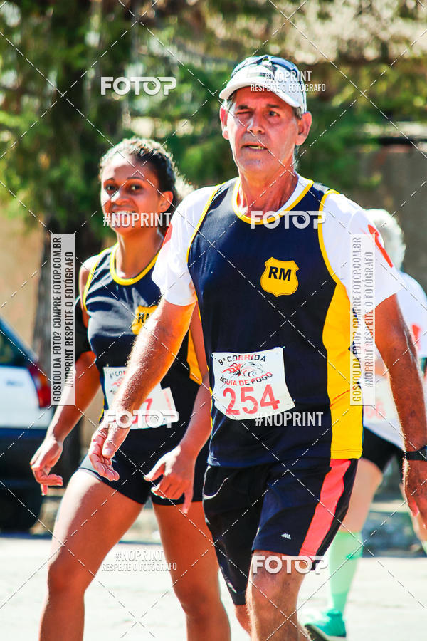 Buy your photos of the event8 Corrida guia de Fogo on Fotop