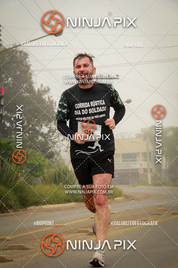 Achetez vos photos de l'vnement1 Corrida Rustica Dia do soldado sur Fotop