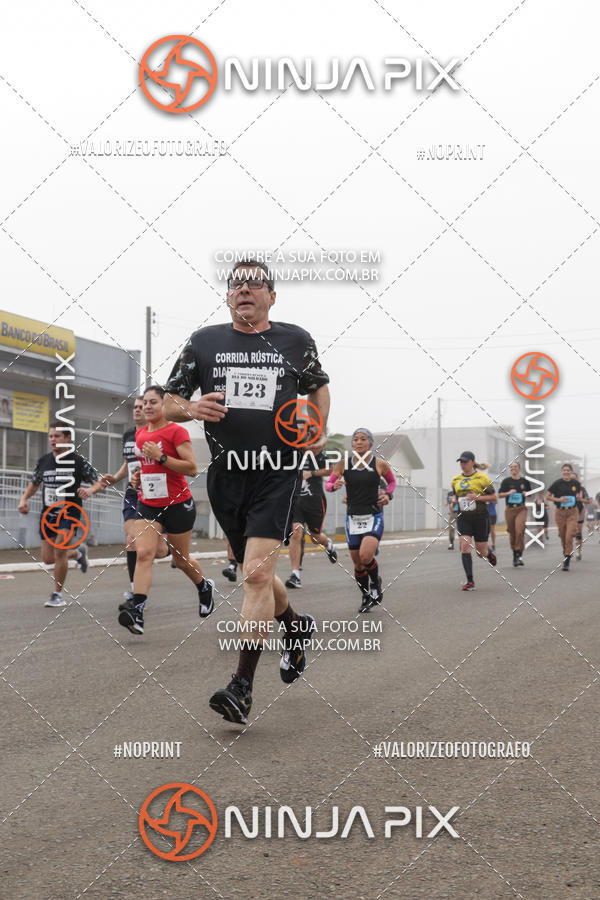 Achetez vos photos de l'vnement1 Corrida Rustica Dia do soldado sur Fotop