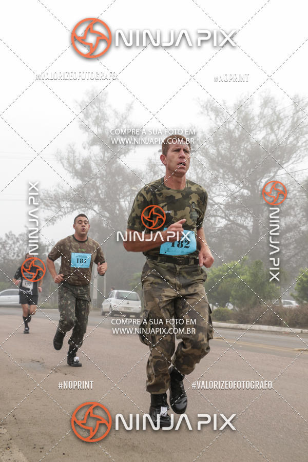 Achetez vos photos de l'vnement1 Corrida Rustica Dia do soldado sur Fotop