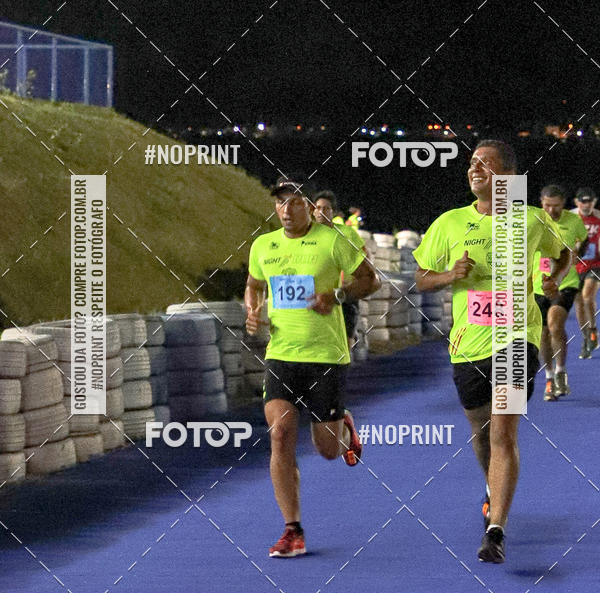 Compra tus fotos del eventoNight Run Paladino En Fotop