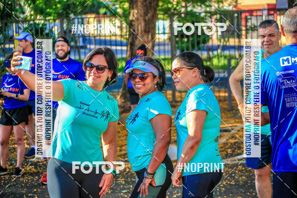 Buy your photos of the eventFLOW RUN on Fotop