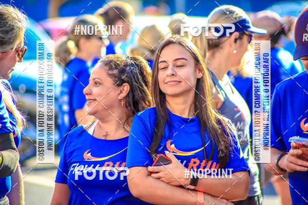 Buy your photos of the eventFLOW RUN on Fotop