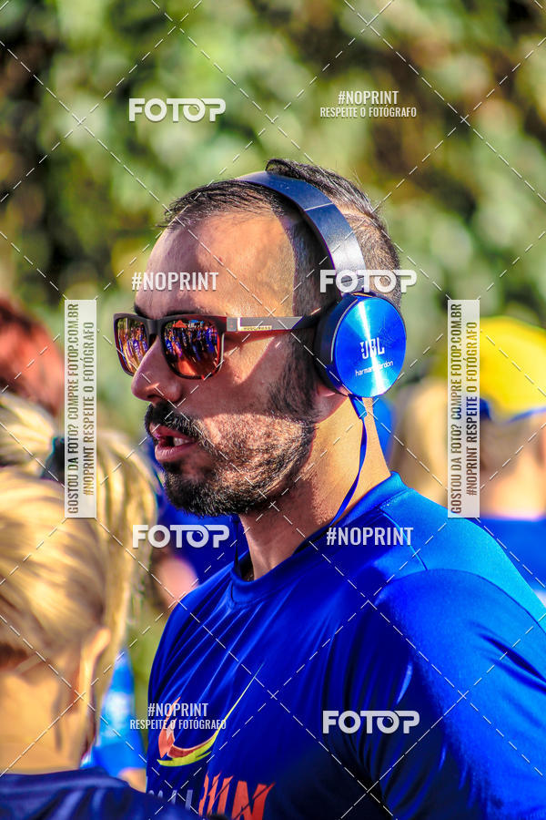 Buy your photos of the eventFLOW RUN on Fotop