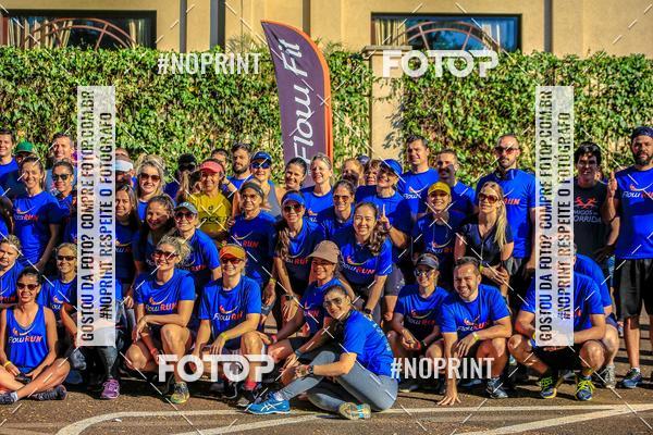 Buy your photos of the eventFLOW RUN on Fotop