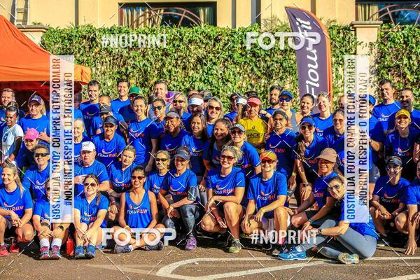 Buy your photos of the eventFLOW RUN on Fotop