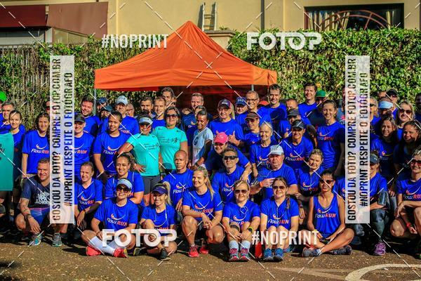 Buy your photos of the eventFLOW RUN on Fotop