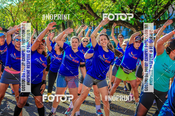 Buy your photos of the eventFLOW RUN on Fotop