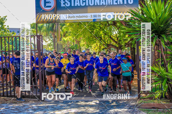 Buy your photos of the eventFLOW RUN on Fotop