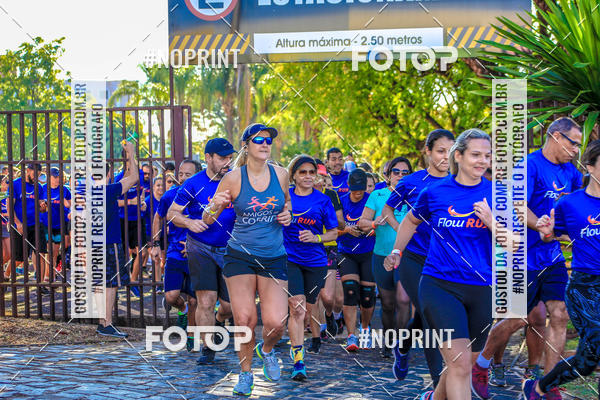 Buy your photos of the eventFLOW RUN on Fotop