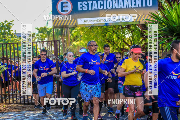 Buy your photos of the eventFLOW RUN on Fotop