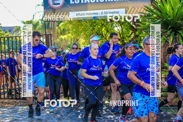 Buy your photos of the eventFLOW RUN on Fotop