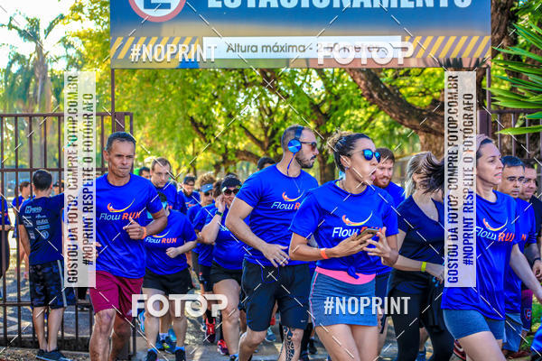 Buy your photos of the eventFLOW RUN on Fotop