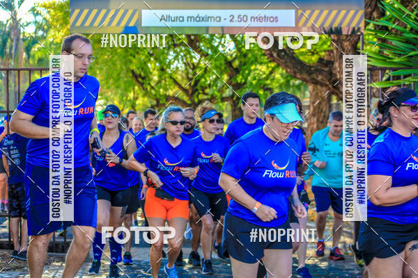 Buy your photos of the eventFLOW RUN on Fotop
