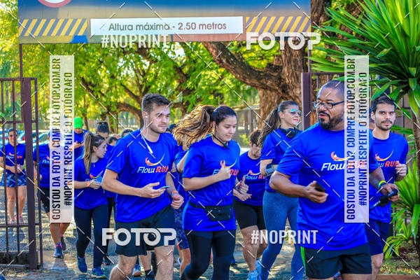 Buy your photos of the eventFLOW RUN on Fotop